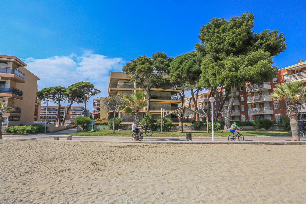 Txingudi - Only Families Apartment Cambrils Ngoại thất bức ảnh